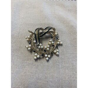 Vintage Designer Signed CORO 30ct Faux Pearls Gold Leaves Wreath  Pin Brooch